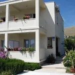 Apartment 255