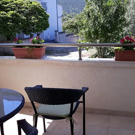 Apartment 255 Grebastica