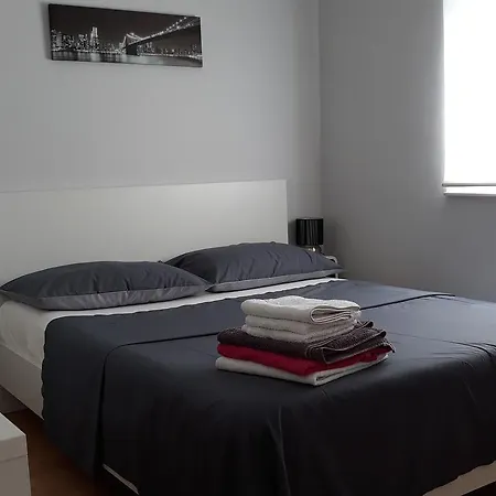 255 アパート Grebaštica